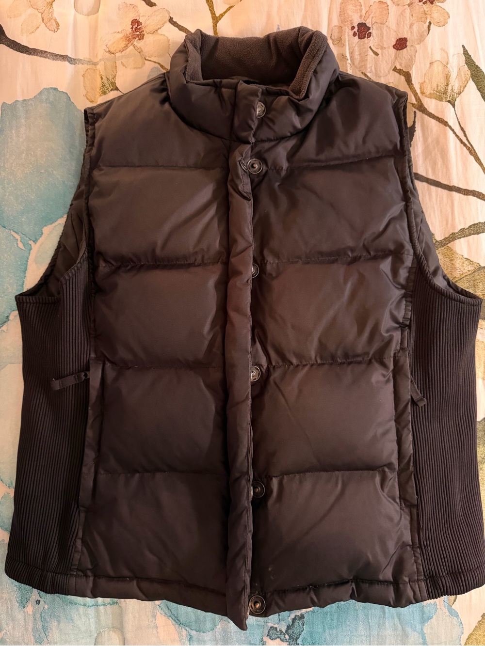 GAP Black Quilted Puffer Vest with Ribbed Sides
